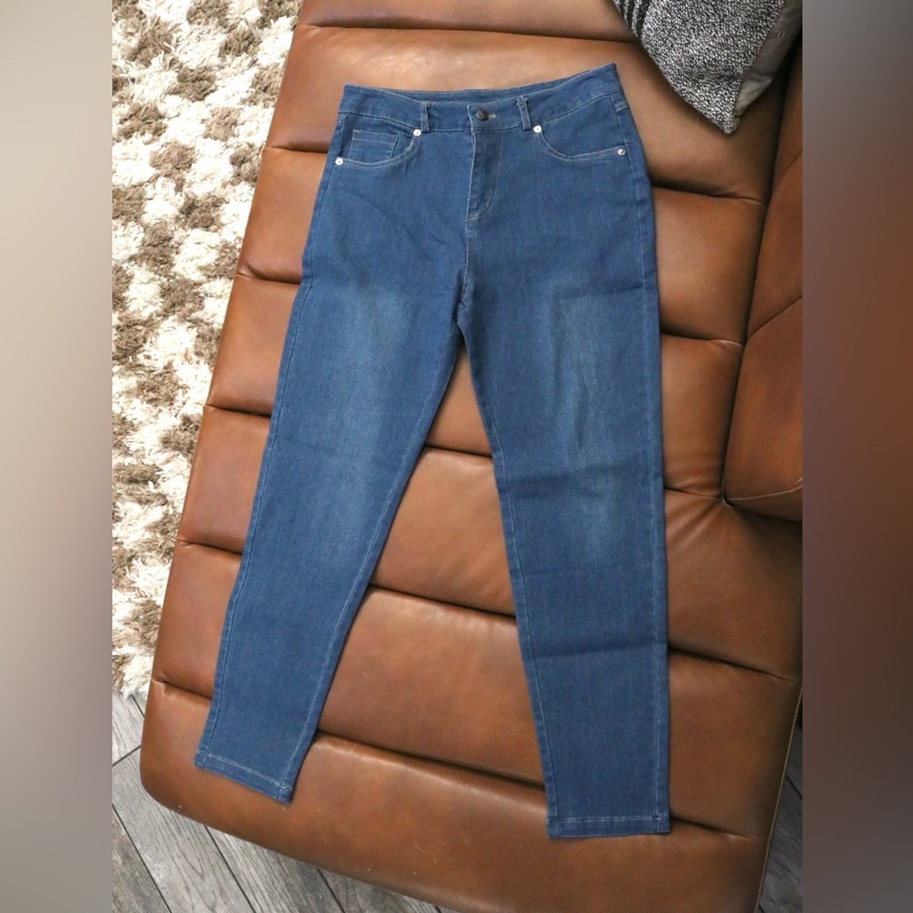 CG Women’s Jeans (mom-fit)